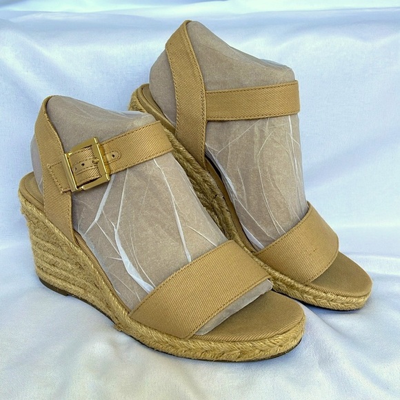 Life Stride Shoes - Women's Beige Wedge Sandals